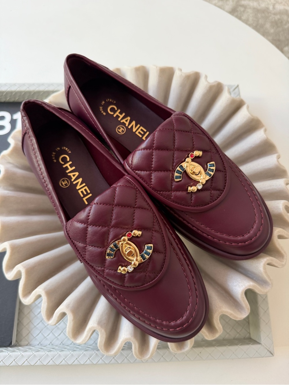 CHANEL BURGUNDY LEATHER LOAFERS OXFORD SHOES GOLD STRASS GEMS CC TURNLOCK 37 - Picture 7 of 17